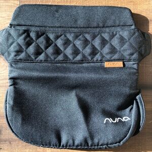 Nuna lite rx footmuff in caviar (black)